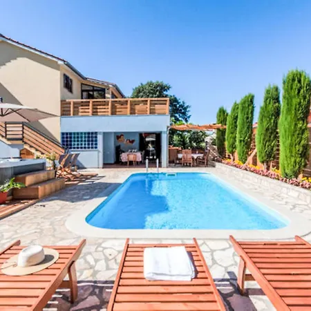 Holiday home Paola By Interhome